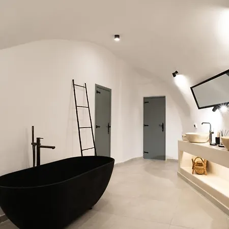 Magnificent Santorini Luxury With Sea View And Hot Tub Oia (Santorini)